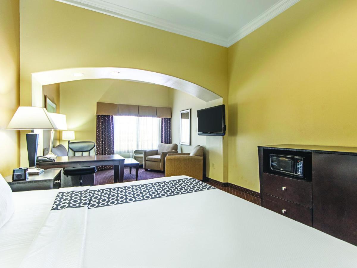 La Quinta By Wyndham Houston New Caney Exterior foto